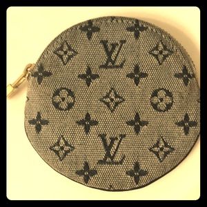 AUTHENTIC LV COIN PURSE